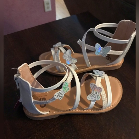 SO girl white sandals with butterfly detail sz13 - Picture 3 of 11